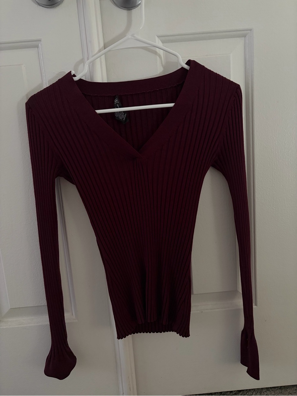 Y2K Ribbed V-Neck Sweater Top in Deep Wine